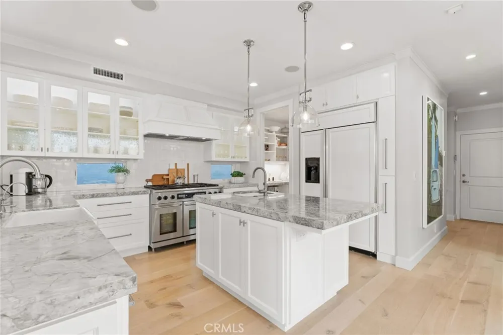 118 Sapphire Newport Beach, CA 92662