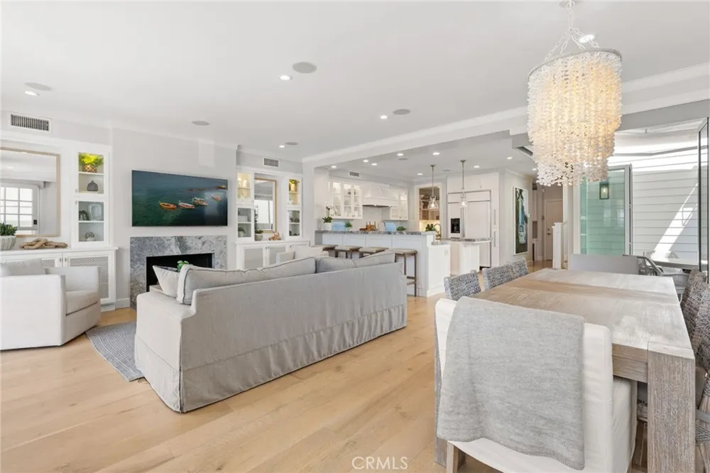 118 Sapphire Newport Beach, CA 92662