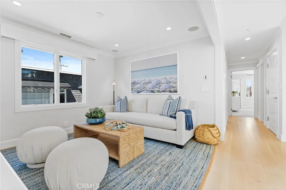 118 Sapphire Newport Beach, CA 92662
