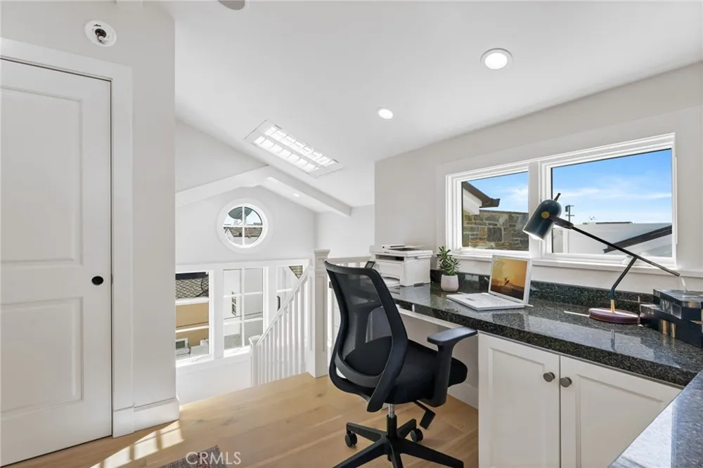118 Sapphire Newport Beach, CA 92662