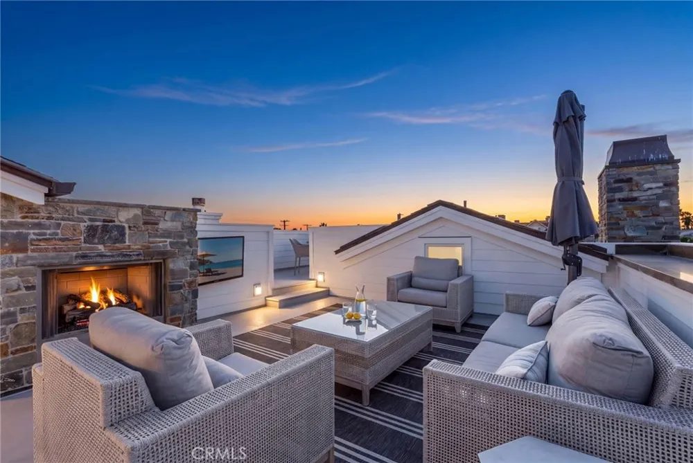 118 Sapphire Newport Beach, CA 92662