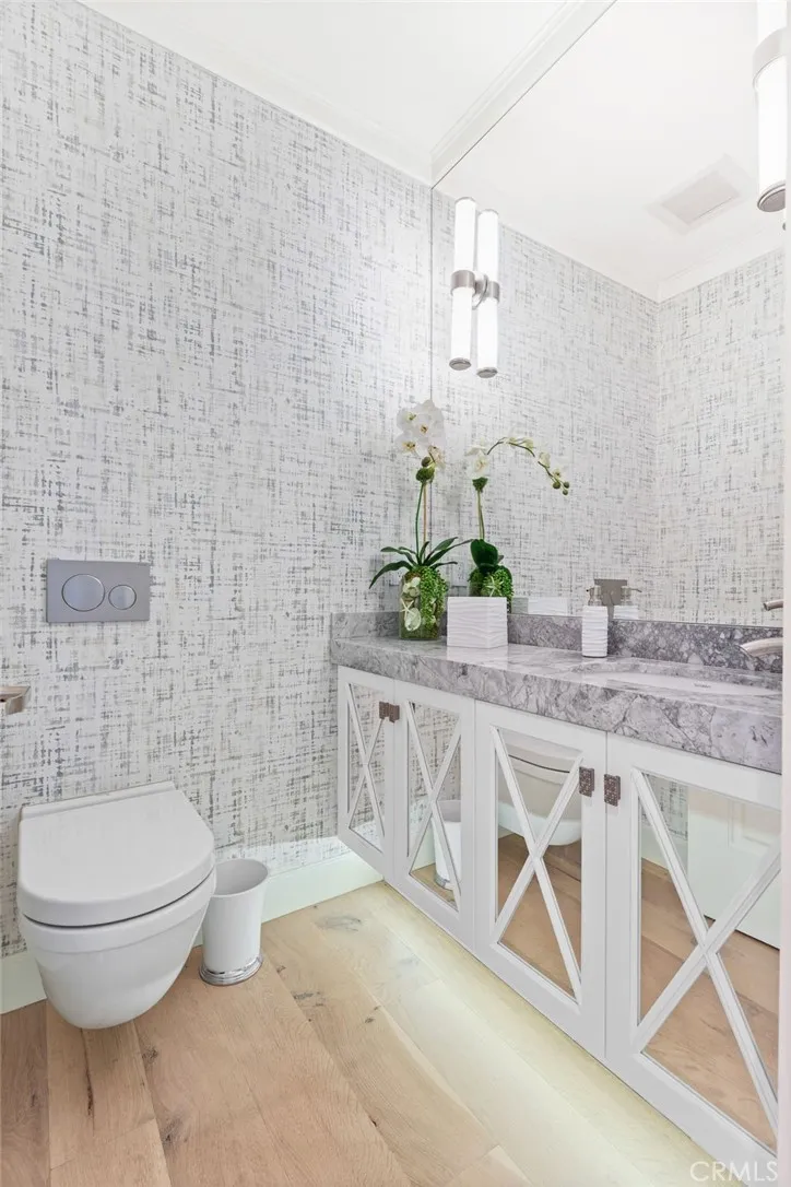 118 Sapphire Newport Beach, CA 92662