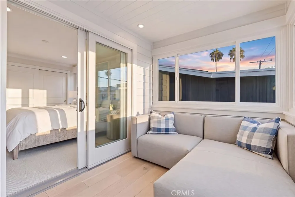 118 Sapphire Newport Beach, CA 92662
