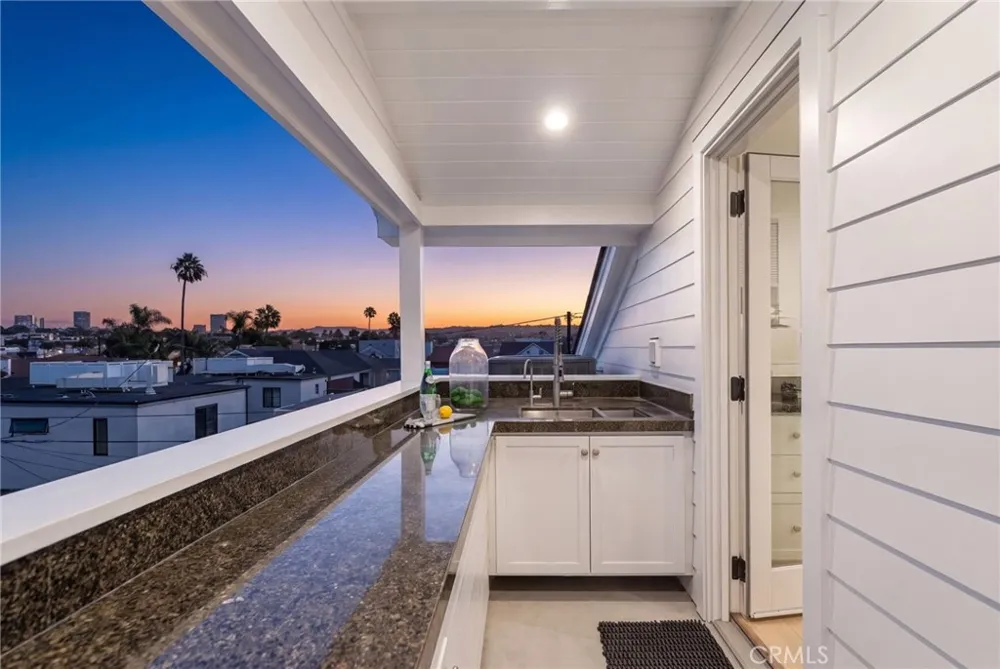 118 Sapphire Newport Beach, CA 92662