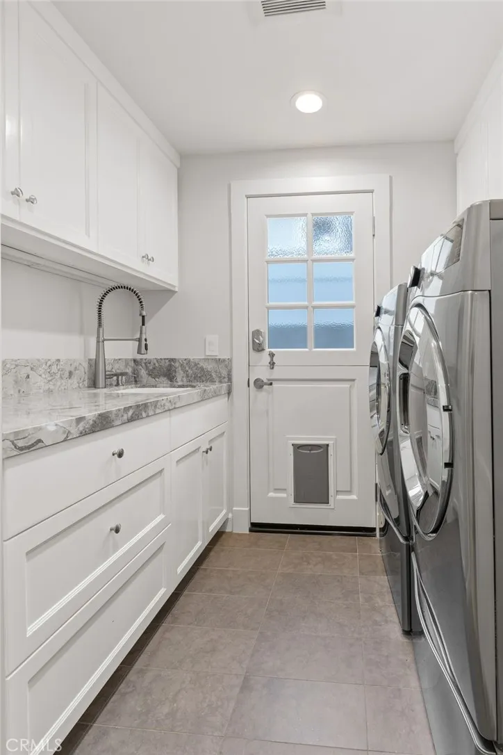 118 Sapphire Newport Beach, CA 92662
