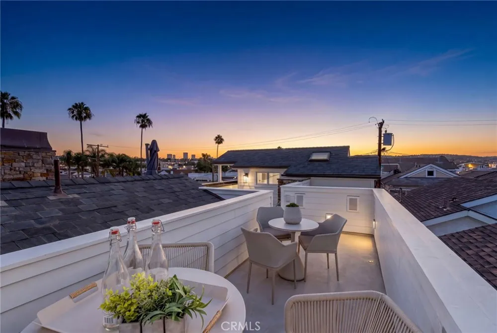 118 Sapphire Newport Beach, CA 92662