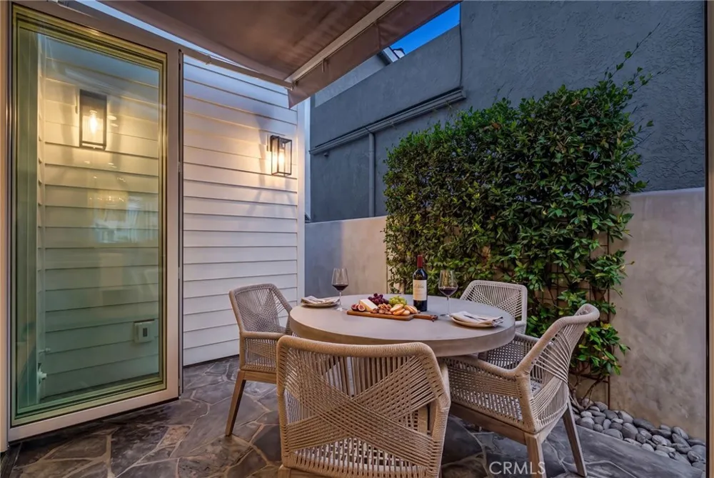 118 Sapphire Newport Beach, CA 92662