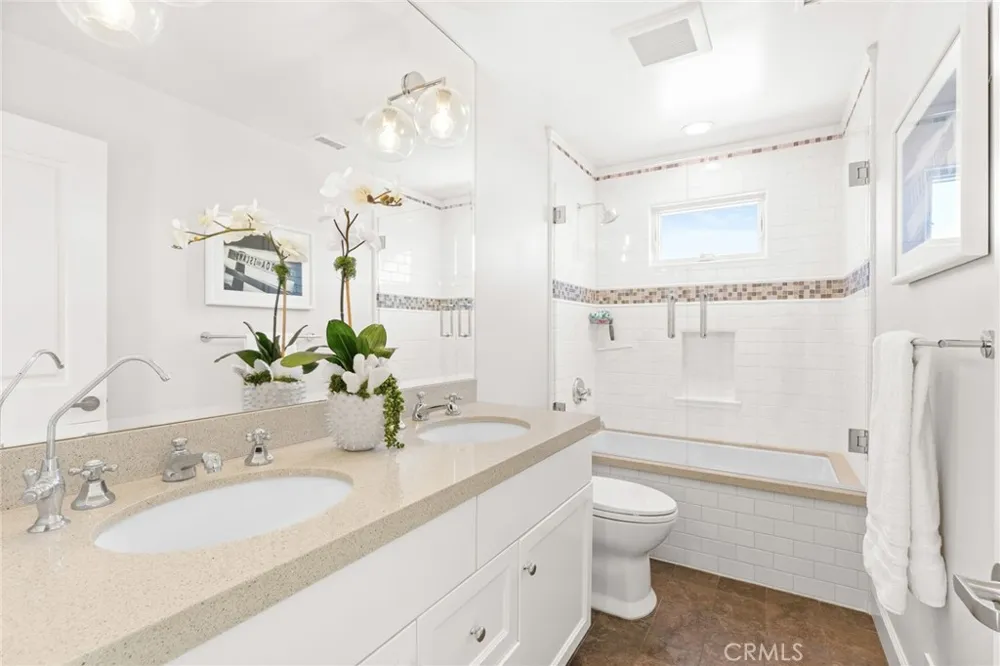 118 Sapphire Newport Beach, CA 92662