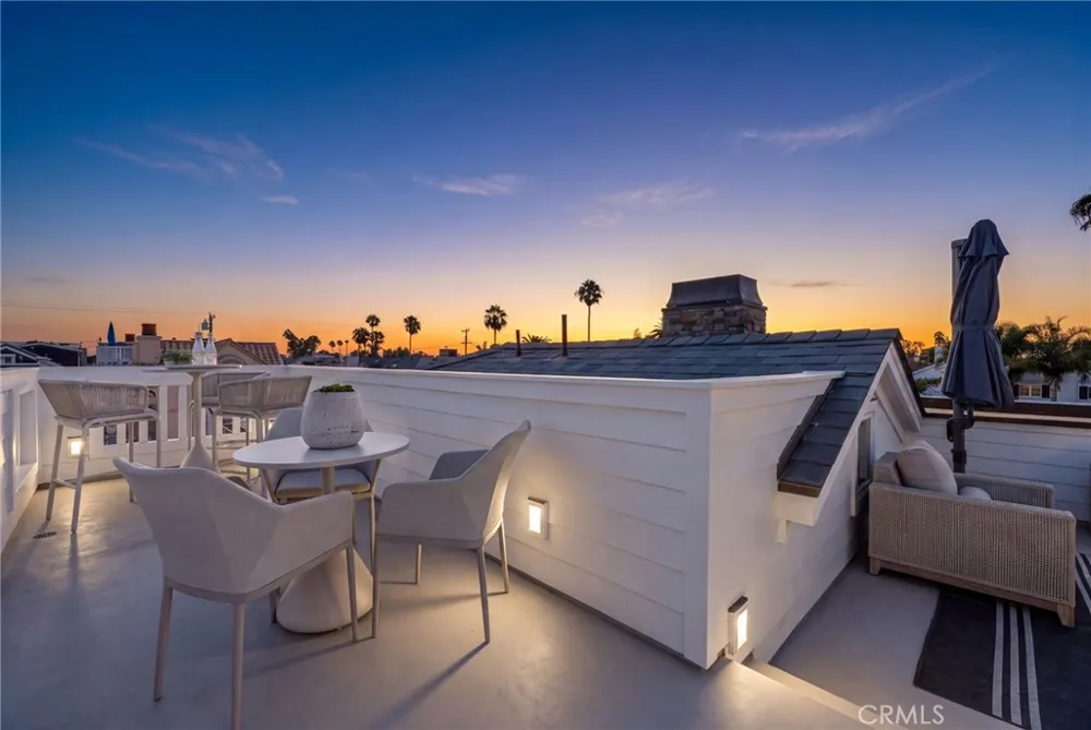 118 Sapphire Newport Beach, CA 92662