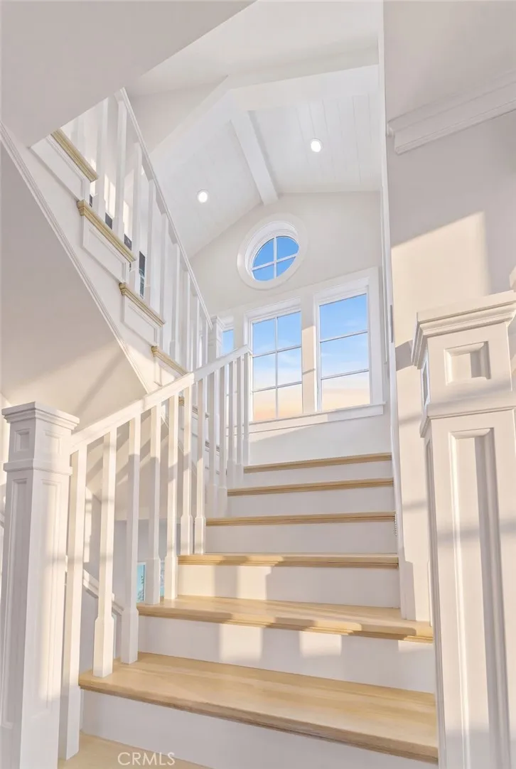 118 Sapphire Newport Beach, CA 92662