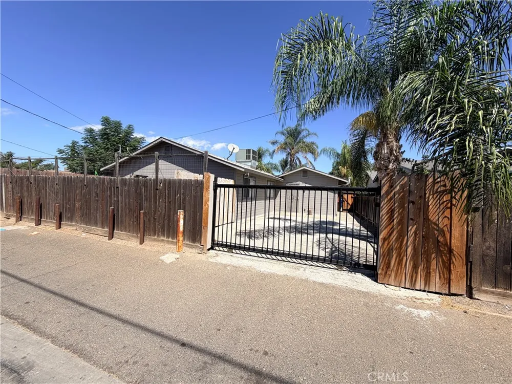 268 E 10th Merced, CA 95341