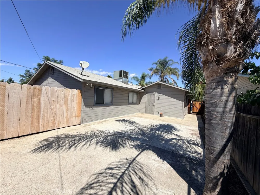 268 E 10th Merced, CA 95341