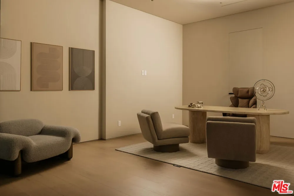9262 Thrush Way Los Angeles, CA 90069