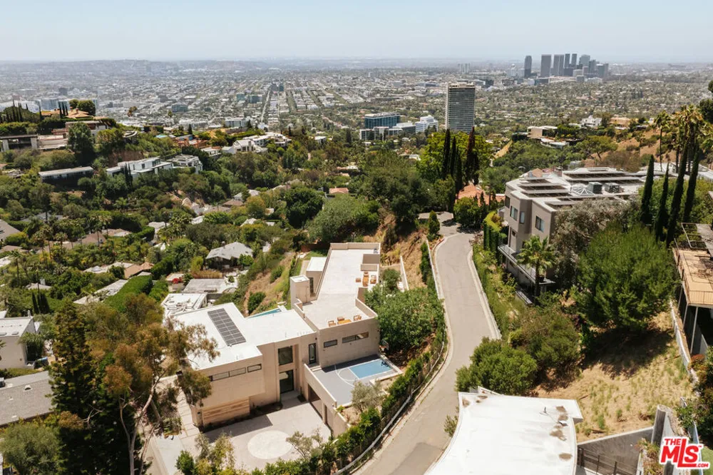 9262 Thrush Way Los Angeles, CA 90069