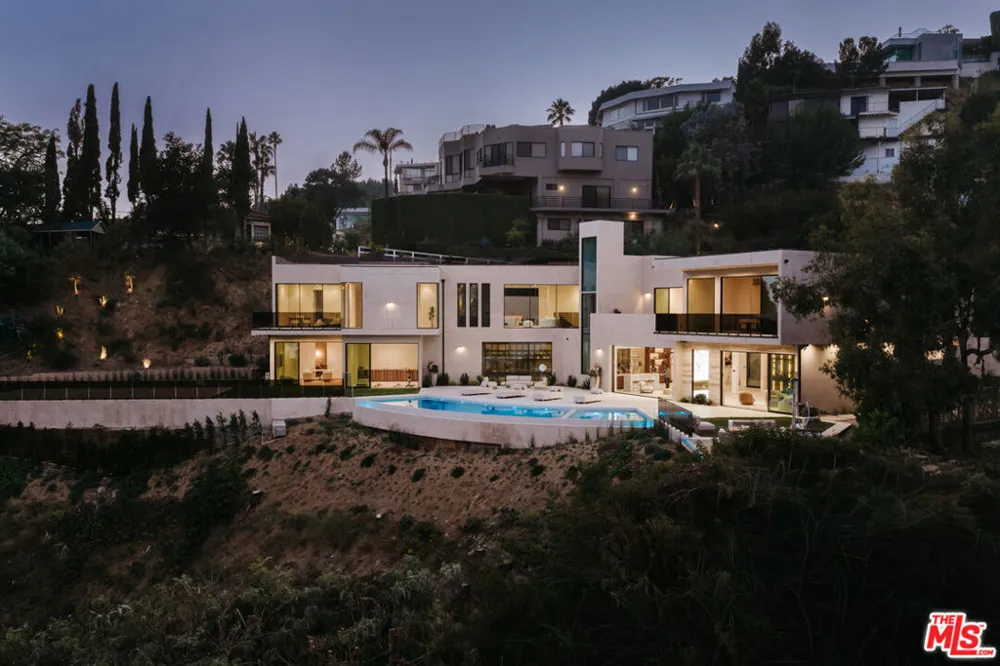 9262 Thrush Way Los Angeles, CA 90069