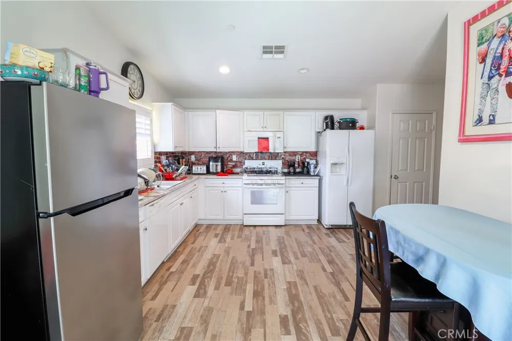 1676 Hayloft Place San Jacinto, CA 92582