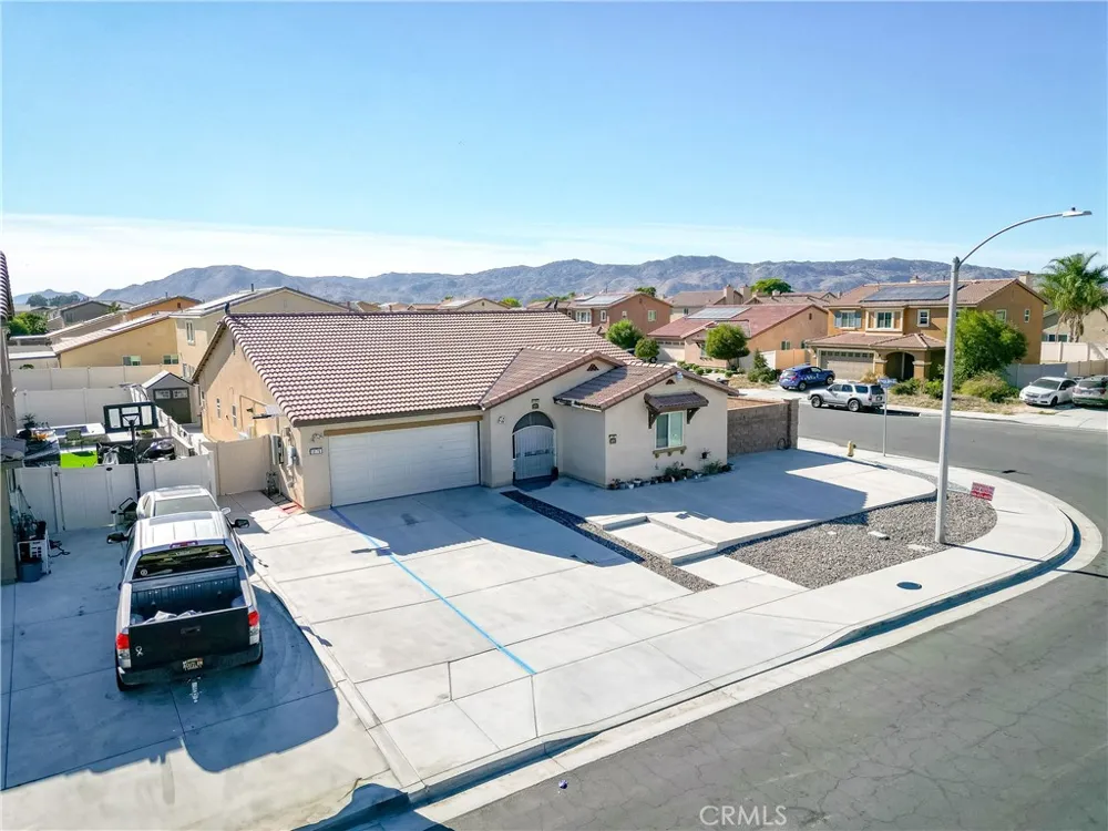 1676 Hayloft Place San Jacinto, CA 92582