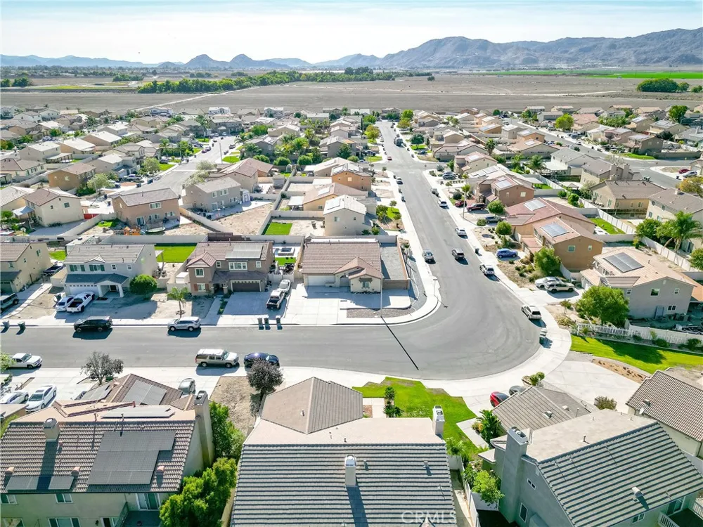 1676 Hayloft Place San Jacinto, CA 92582
