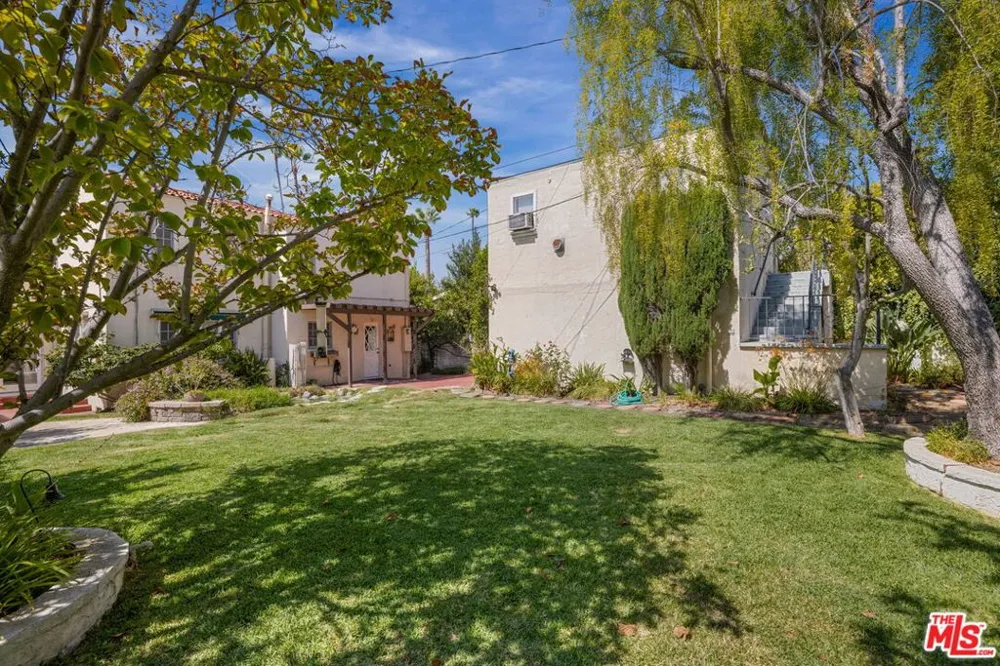 1007 Matilija Road Glendale, CA 91202