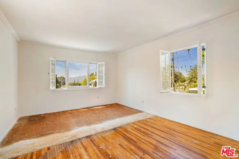 1007 Matilija Road Glendale, CA 91202