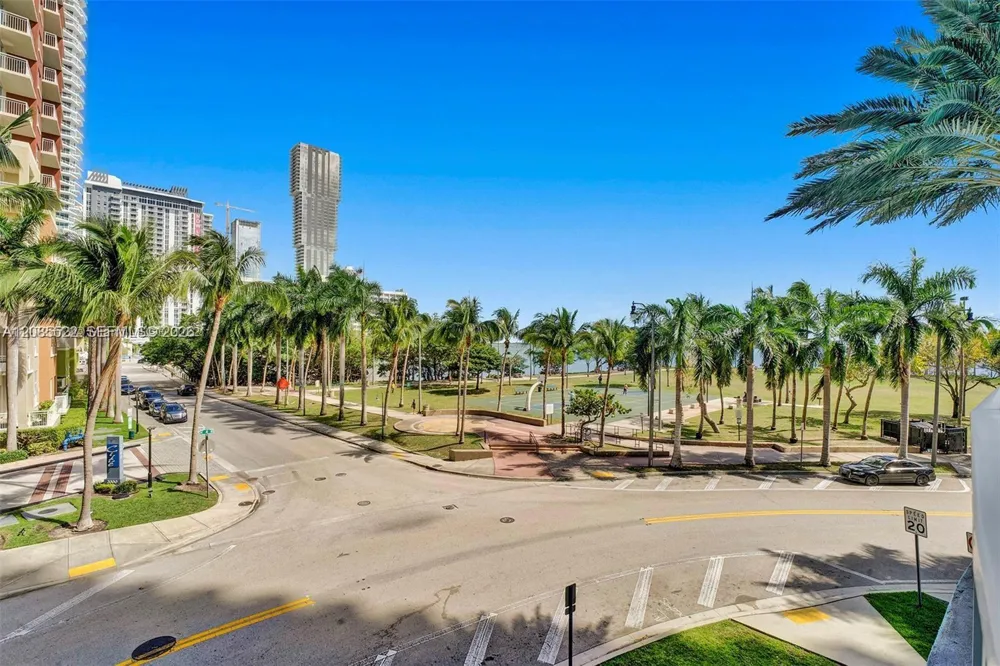 1900 Bayshore Dr #508 Miami, FL 33132