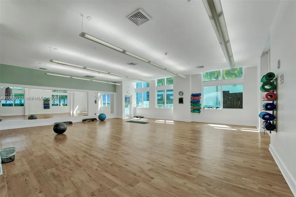 1900 Bayshore Dr #508 Miami, FL 33132