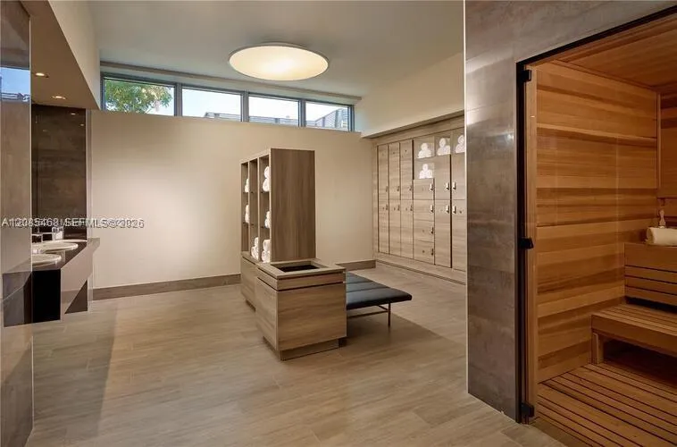 17301 Biscayne Blvd #1105 North Miami Beach, FL 33160