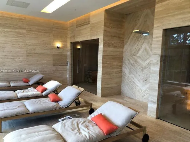 17301 Biscayne Blvd #1105 North Miami Beach, FL 33160