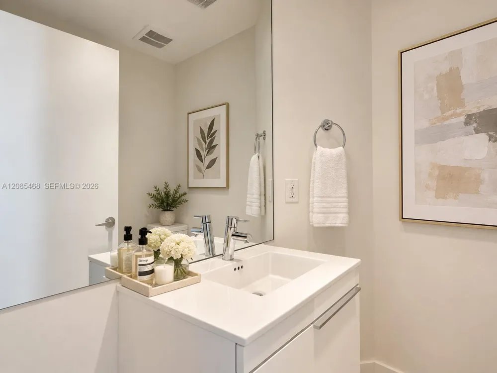 17301 Biscayne Blvd #1105 North Miami Beach, FL 33160