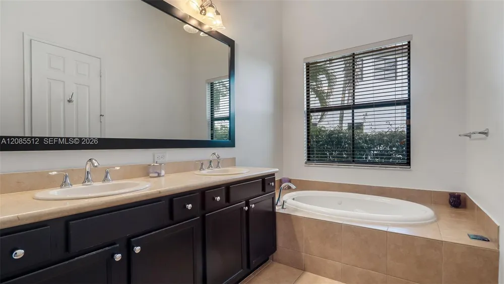 2660 NW 84th Way Cooper City, FL 33024
