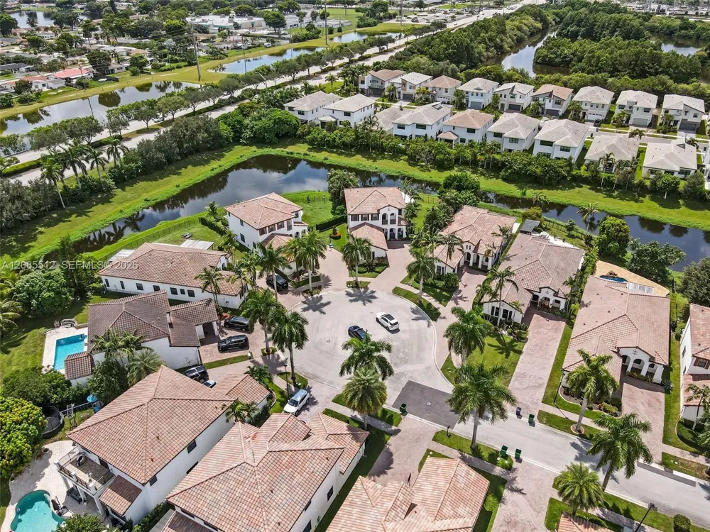 2660 NW 84th Way Cooper City, FL 33024