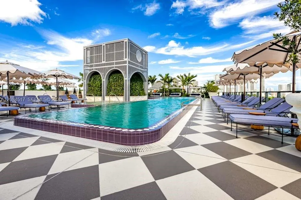 2700 NW 2nd Ave #536 Miami, FL 33127