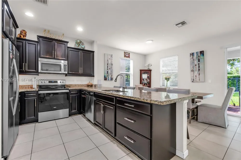 4707 Foxtail Palm Ct Green Acres, FL 33463