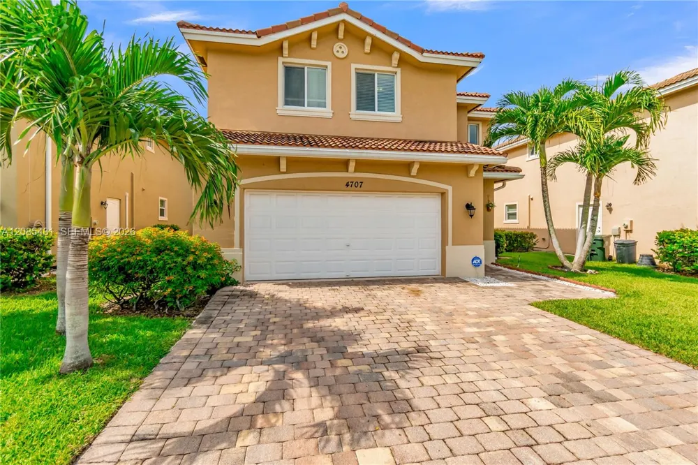 4707 Foxtail Palm Ct Green Acres, FL 33463