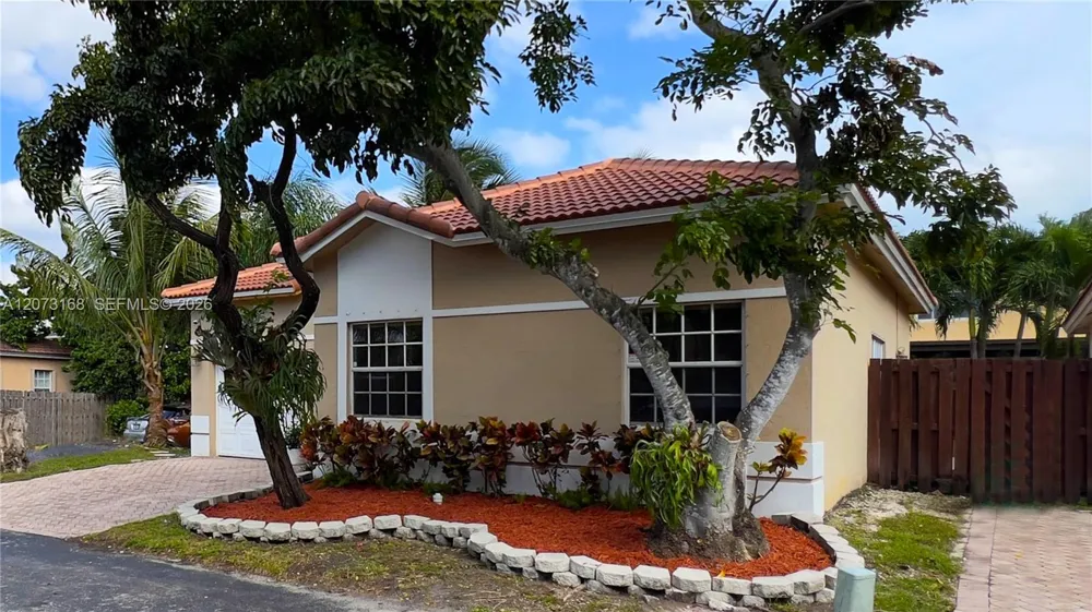 9000 SW 215th Ter Cutler Bay, FL 33189