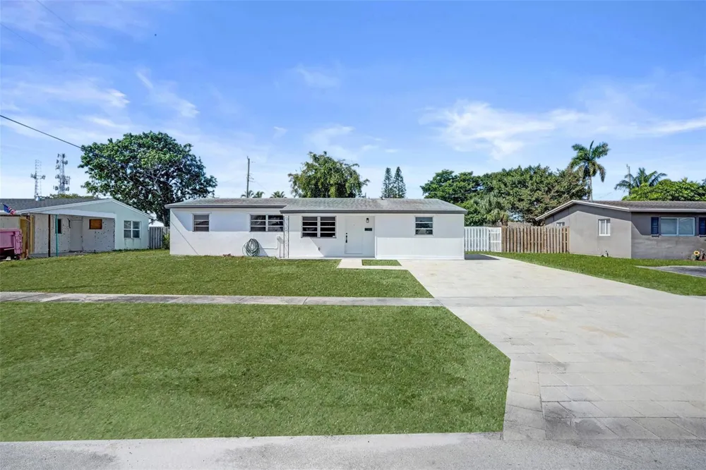 1437 SW 1ST AVENUE Deerfield Beach, FL 33441