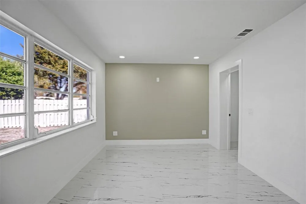 1437 SW 1ST AVENUE Deerfield Beach, FL 33441