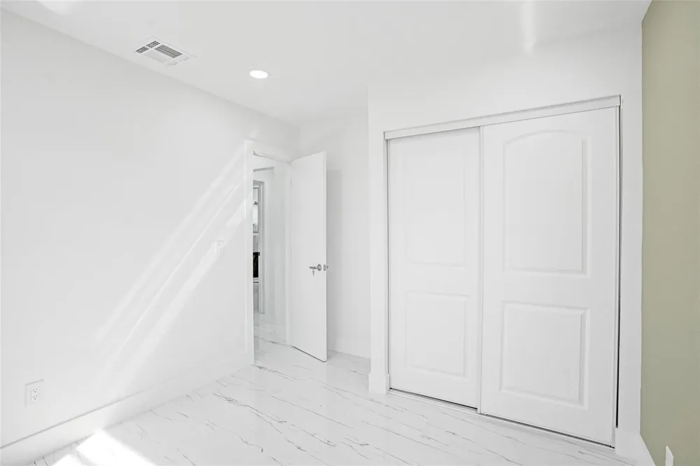 1437 SW 1ST AVENUE Deerfield Beach, FL 33441