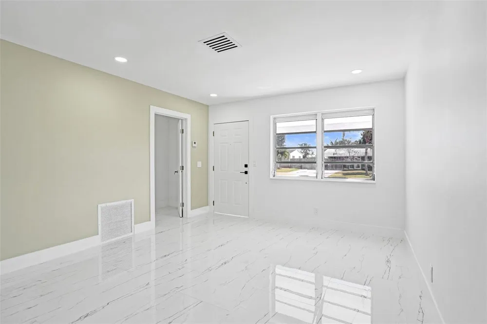 1437 SW 1ST AVENUE Deerfield Beach, FL 33441