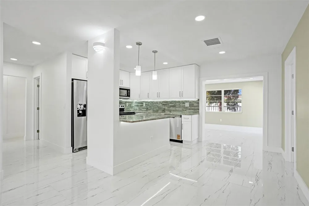 1437 SW 1ST AVENUE Deerfield Beach, FL 33441