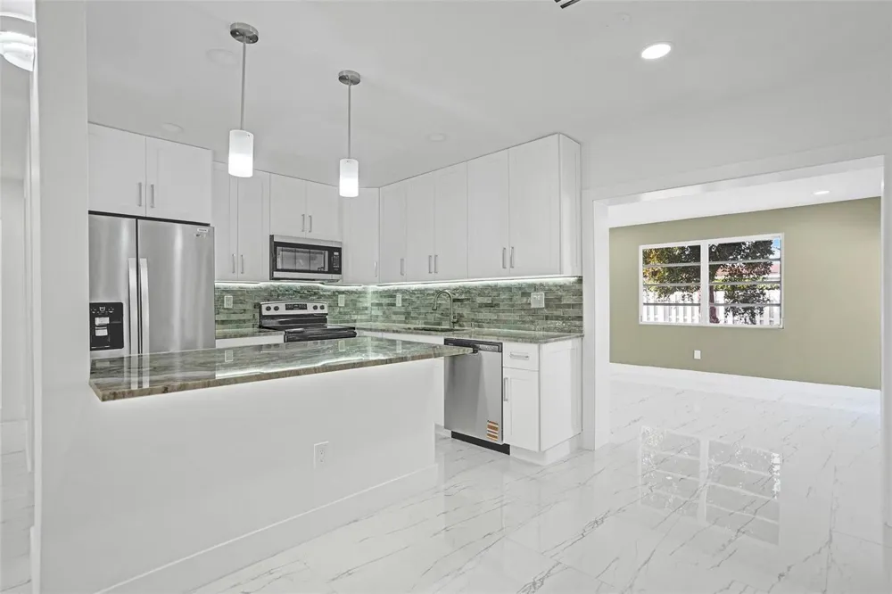 1437 SW 1ST AVENUE Deerfield Beach, FL 33441