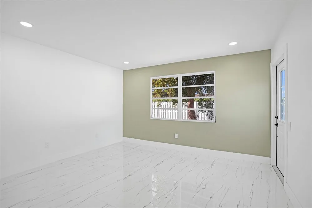 1437 SW 1ST AVENUE Deerfield Beach, FL 33441