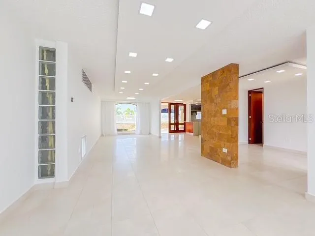 Villas Reales 410 VIA ESCORIAL Guaynabo, PR 00969