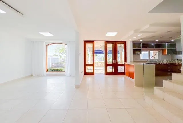 Villas Reales 410 VIA ESCORIAL Guaynabo, PR 00969