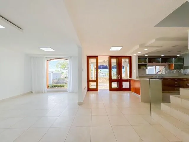 Villas Reales 410 VIA ESCORIAL Guaynabo, PR 00969