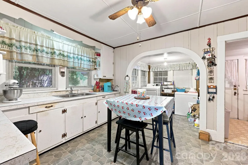 512 W Bank Street Salisbury, NC 28146