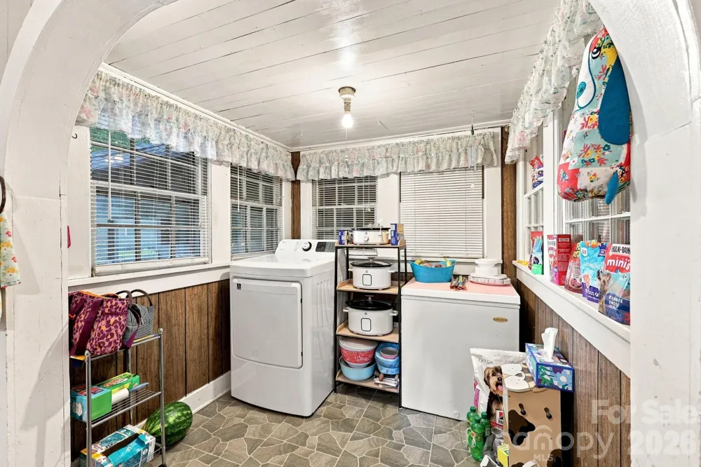 512 W Bank Street Salisbury, NC 28146