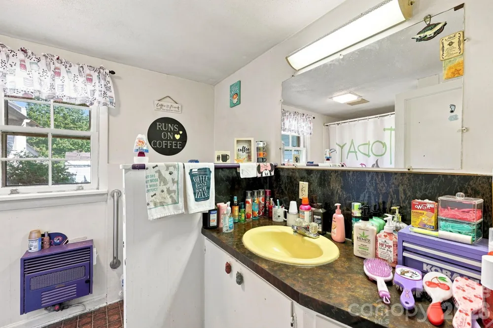 512 W Bank Street Salisbury, NC 28146