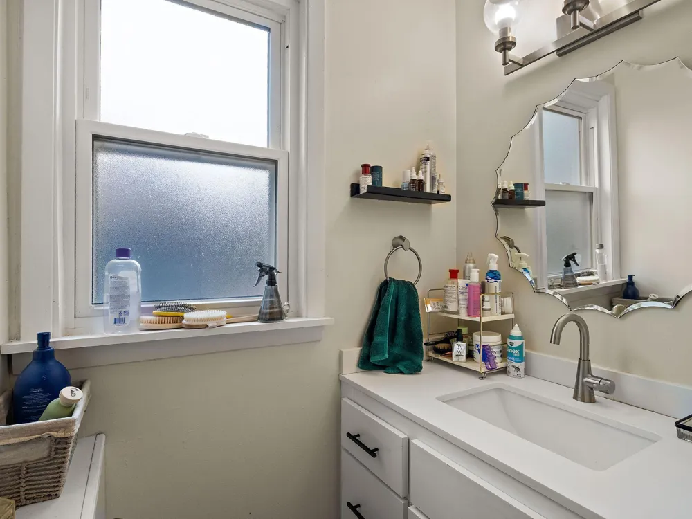 1521 Grand Avenue Saint Paul, MN 55105