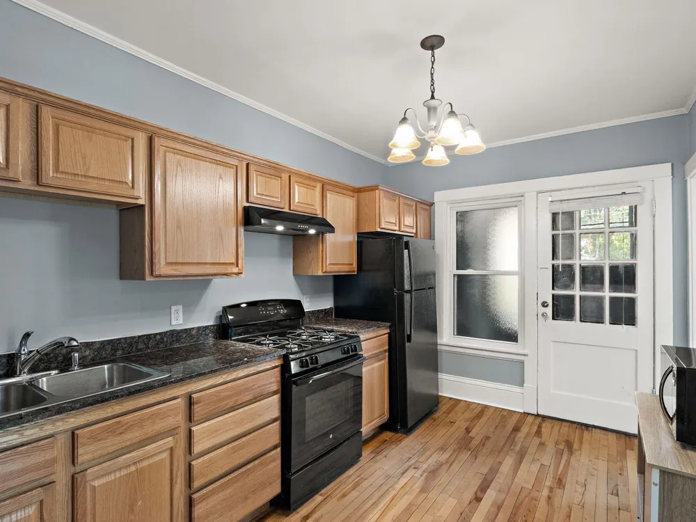 1521 Grand Avenue Saint Paul, MN 55105